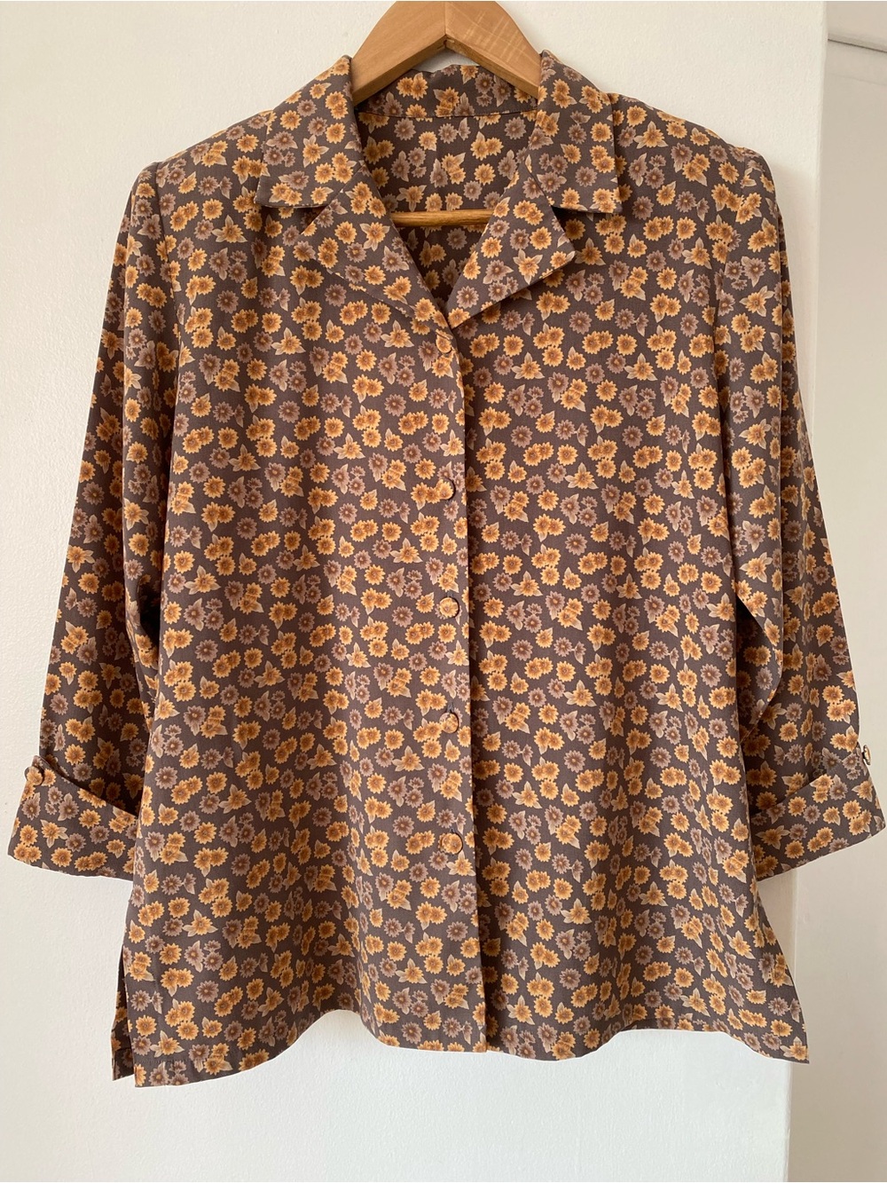 Sunflowers Pattern Cottagecore Women's Muted Gray Floral Button-Front Blouse